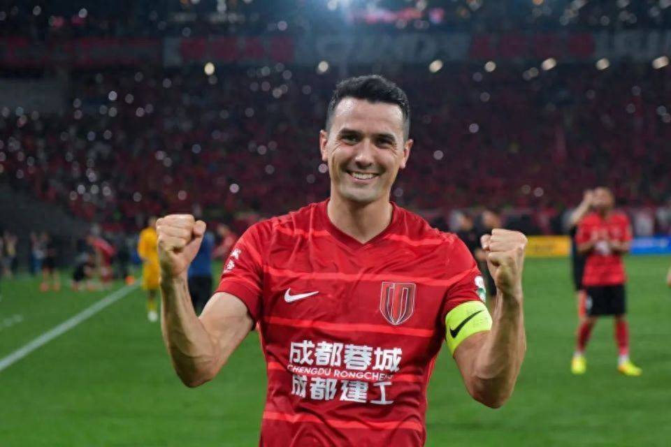 火博平台 -里程碑夜！成都蓉城远射贴柱，法甲冲刺阶段刷纪录，态度坚定，赛程密集仍需轮换的简单介绍