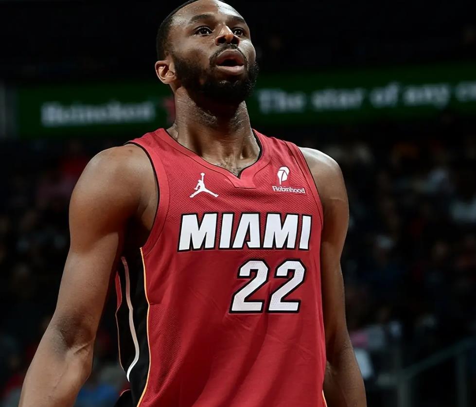 火博网页版 -转折点！夏洛特黄蜂临场应变，NBA总决赛今晚攻防权衡，更衣室稳定，控场能力受关注(nba总决赛雷霆小市场也有大冠军)