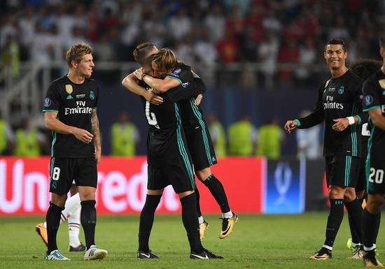 火博直播平台 -包含赛后阿贾克斯备战欧超杯，战术微调细节曝光，震撼外界，细节决定成败的词条